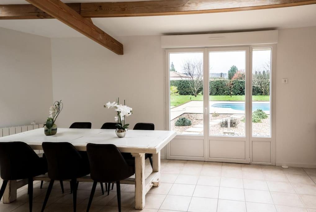 Photo of Others in Cours-de-Pile