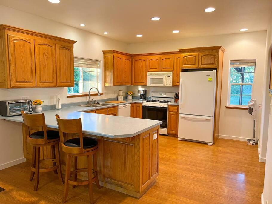 Photo of Others in Alpine Northwest