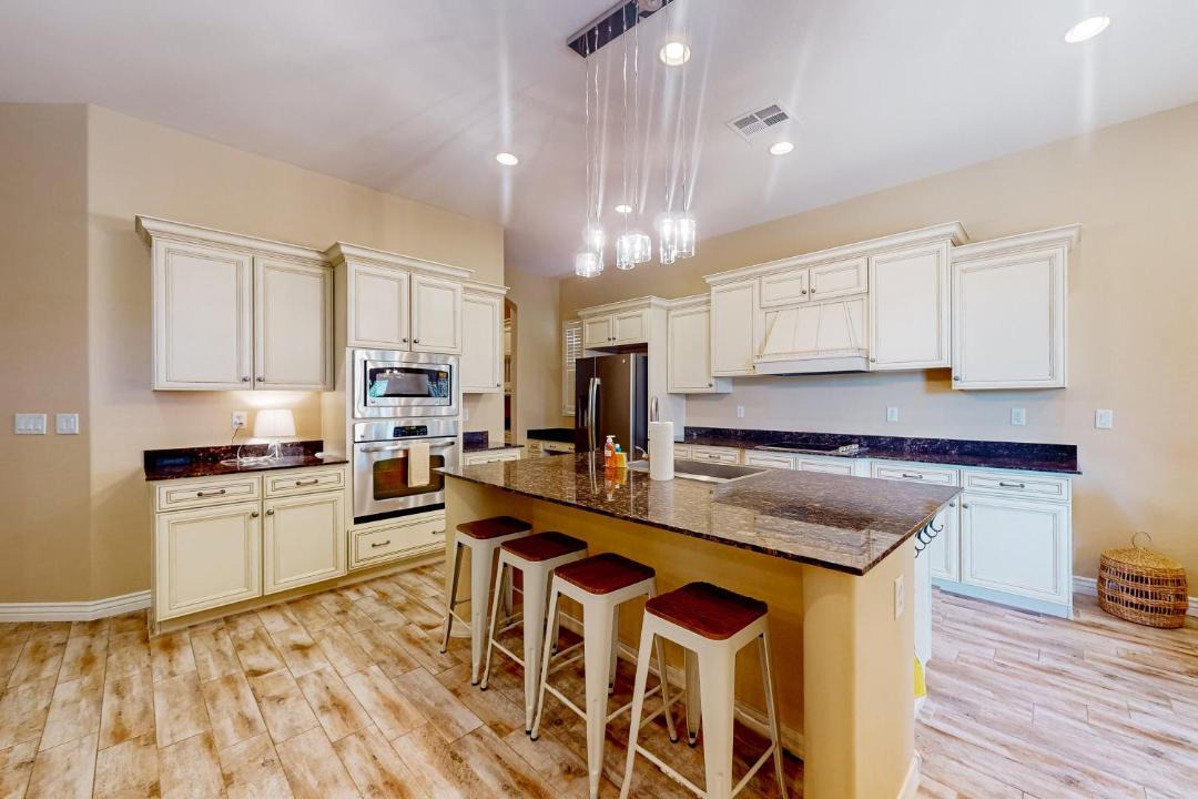 Photo of Kitchen in Montecito in Estrella