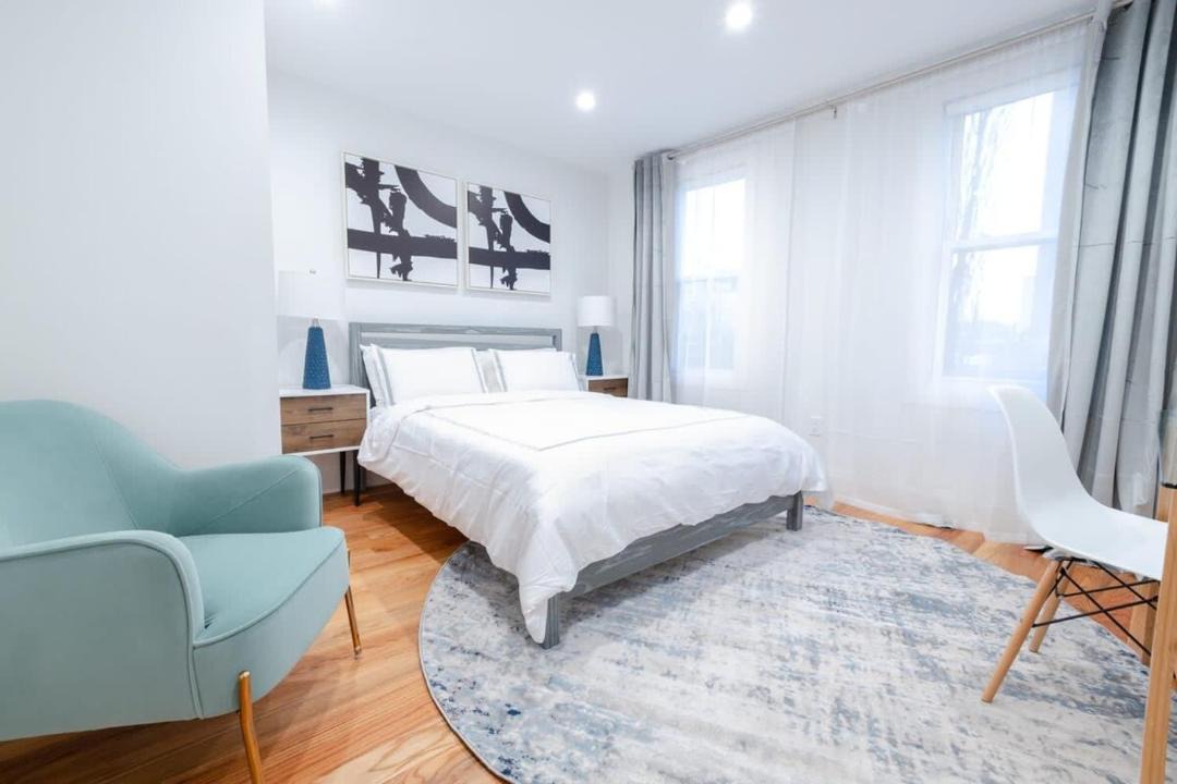 Photo of Others in Williamsburg