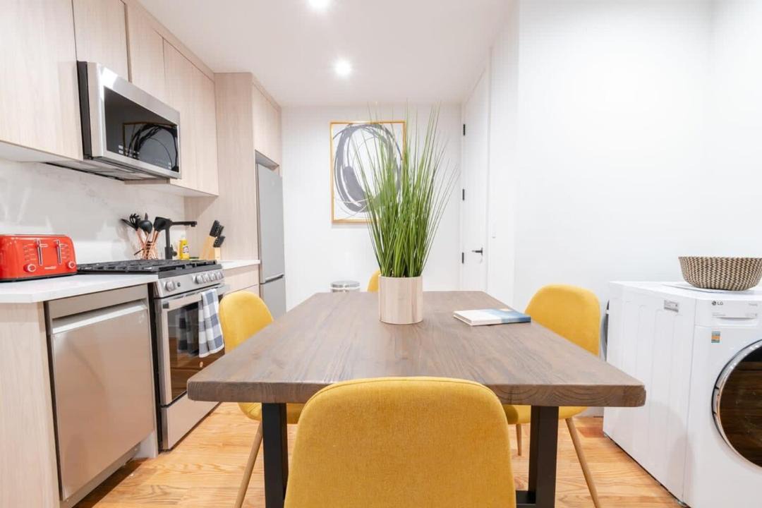 Photo of Others in Williamsburg