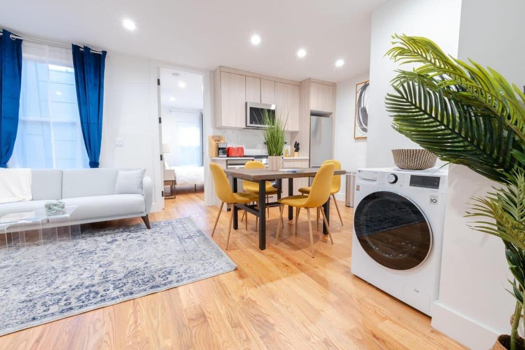 Photo of Others in Williamsburg