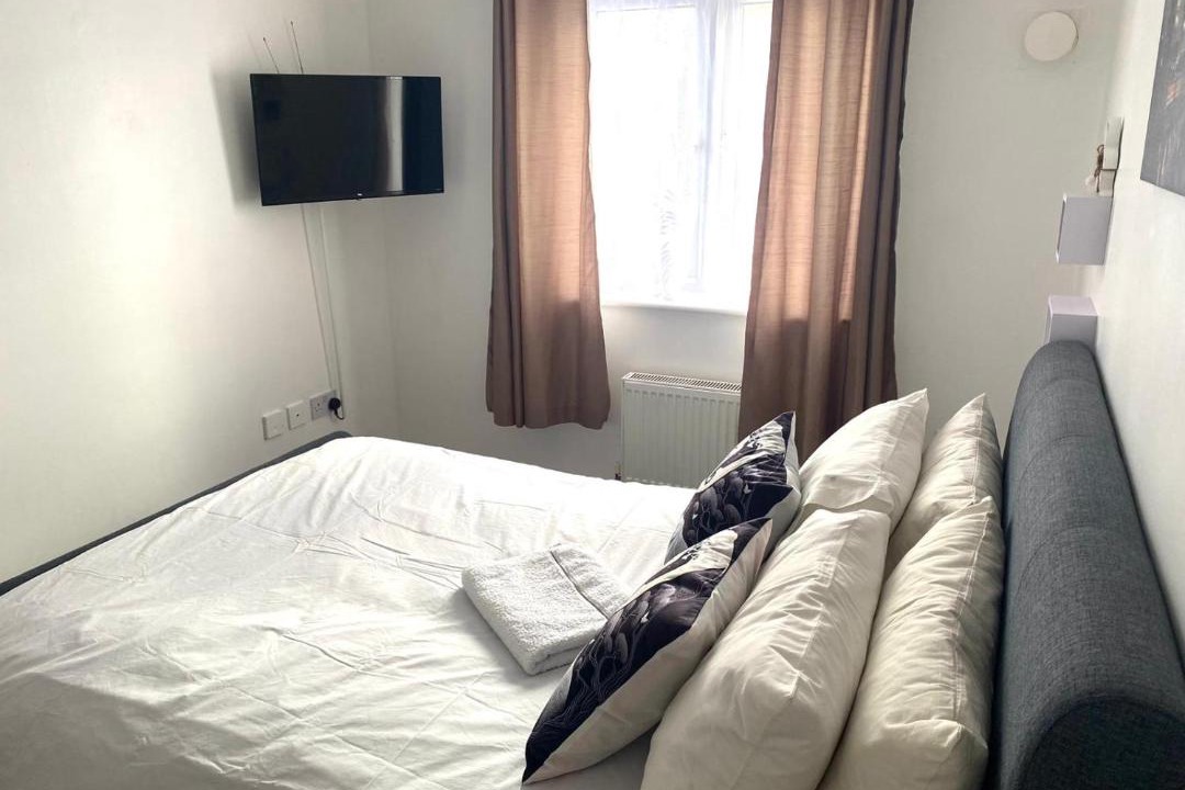 Photo of Bedroom in Alibon