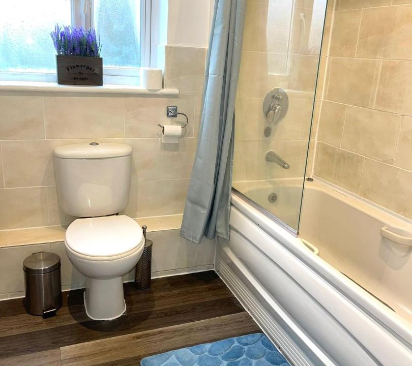 Photo of Bathroom in Alibon