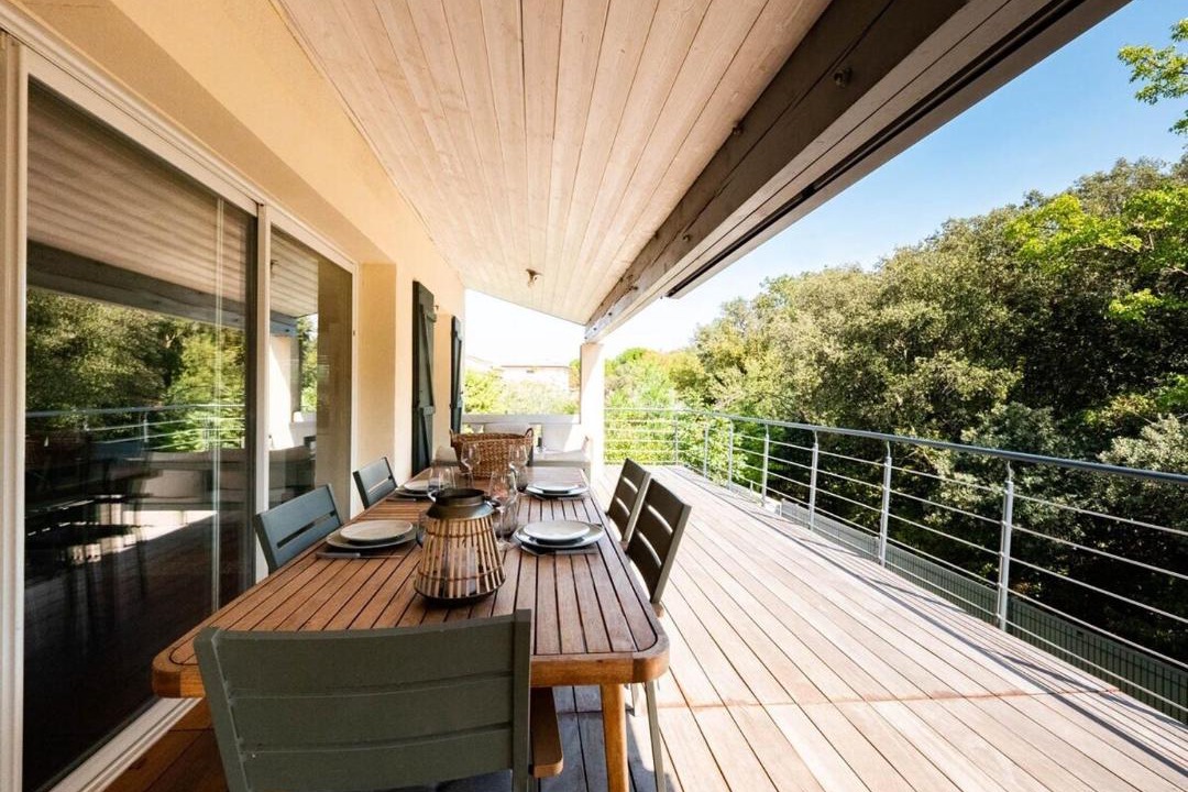 Photo of Others in Le Cres