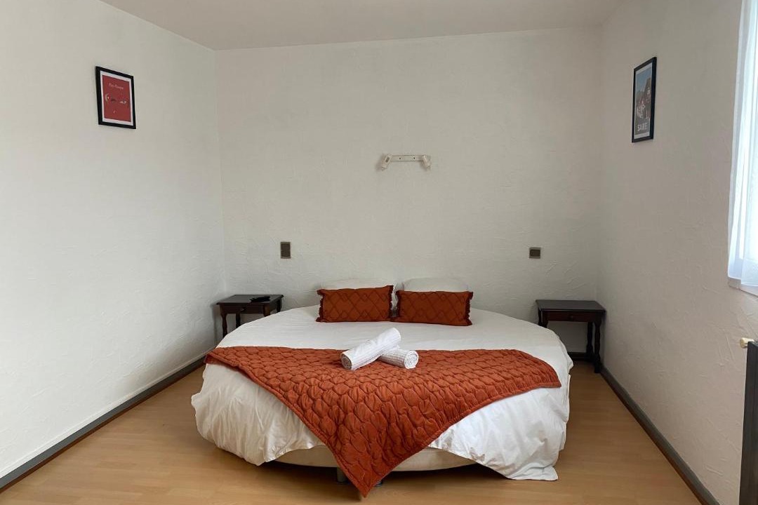 Photo of Others in Poueyferre