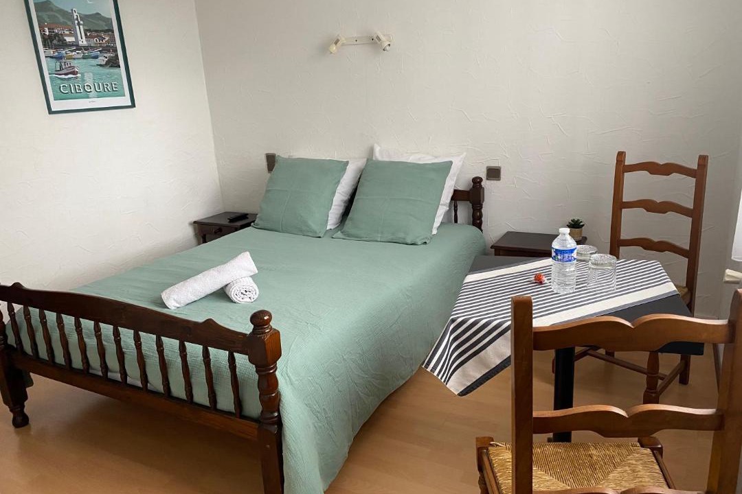 Photo of Others in Poueyferre