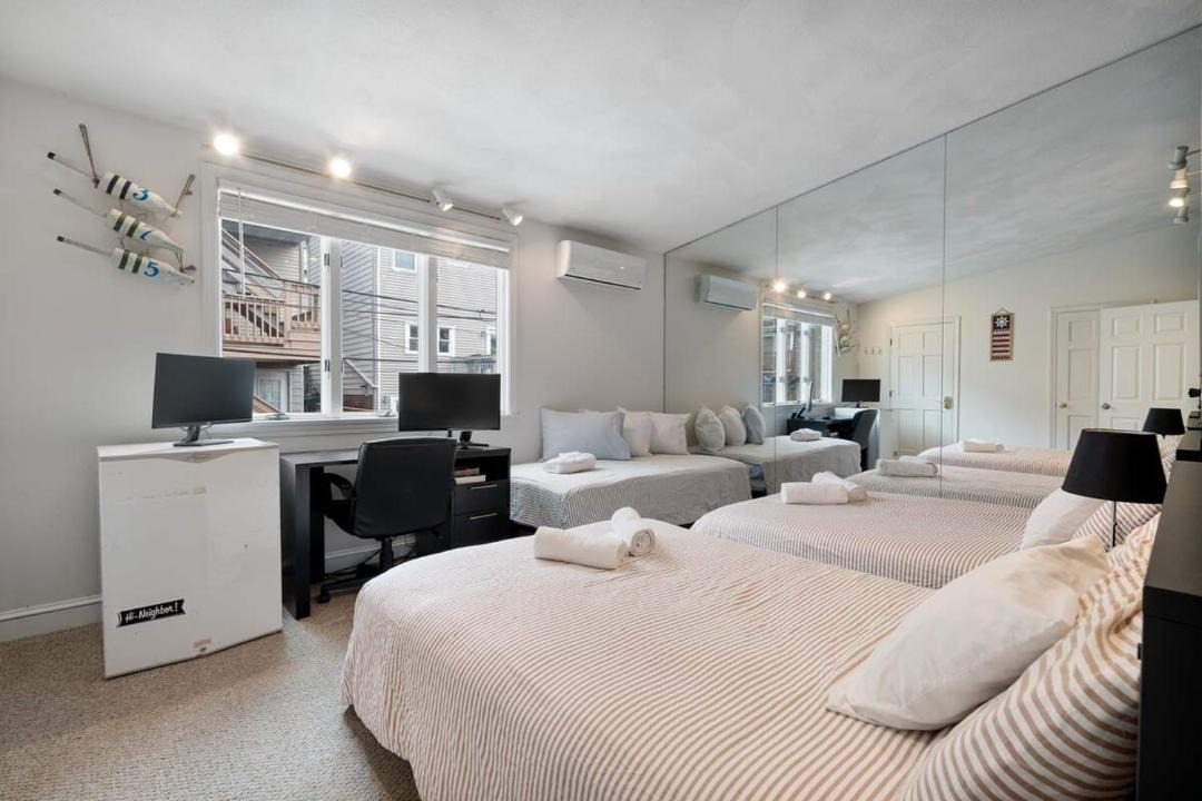 Photo of Others in Telegraph Hill