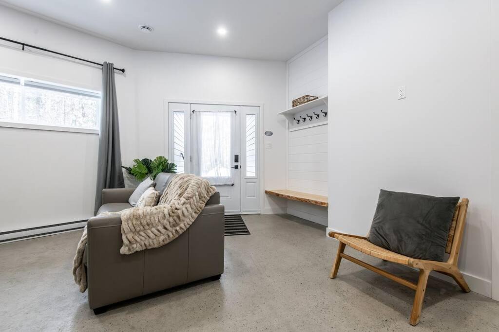 Photo of Livingroom in Chertsey