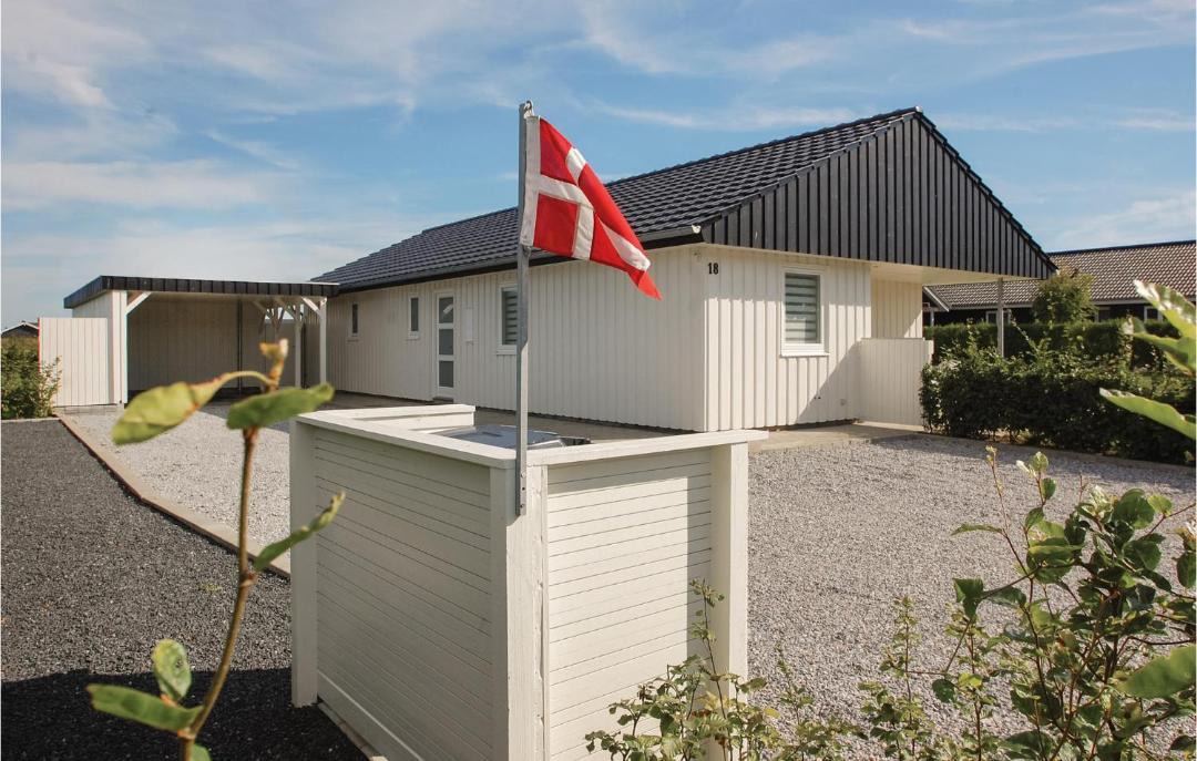 Photo of Others in Flovt Strand