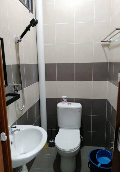 Photo of Bathroom in Kampung Keriang Dan