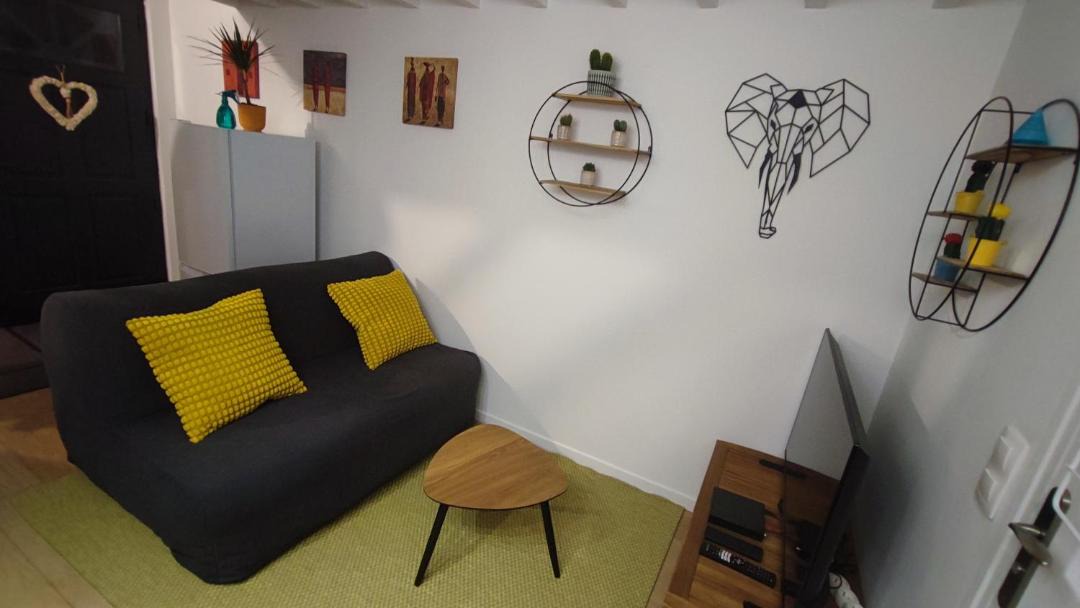 Photo of Livingroom in Louis Bertrand-Mirabeau-Semard