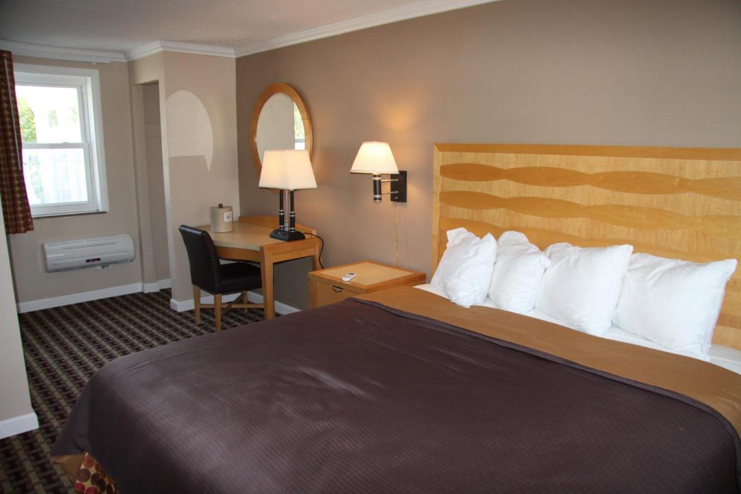 Photo of Bedroom in Main Street Hyannis