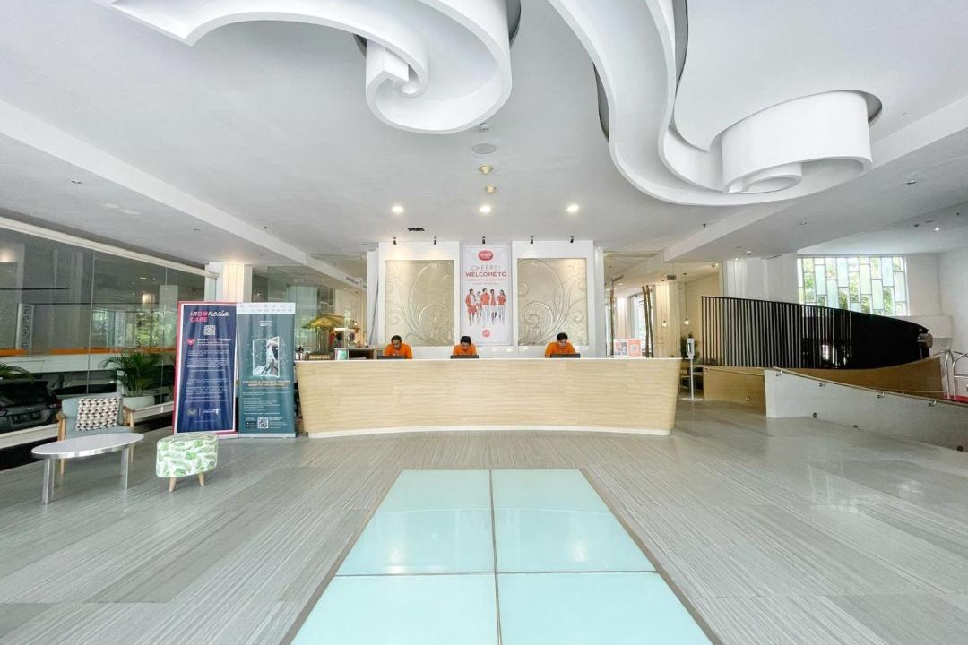 Photo of Others in Sunset Road