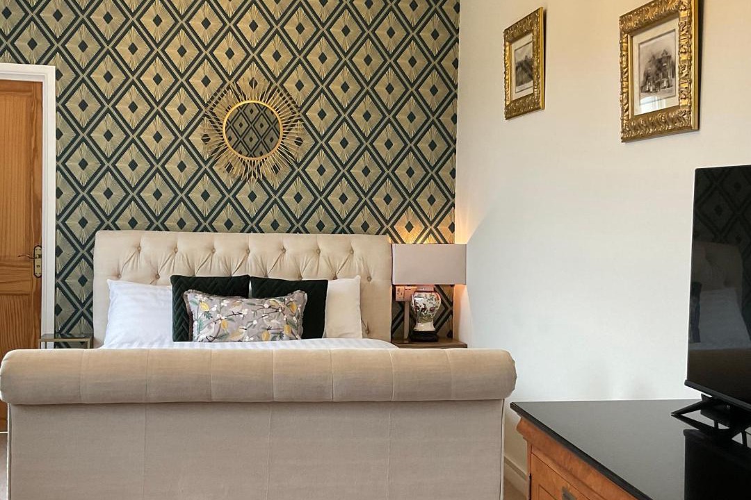 Photo of Others in Mortimer West End