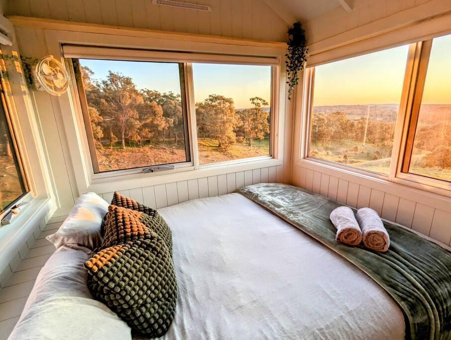 Photo of Others in Metcalfe