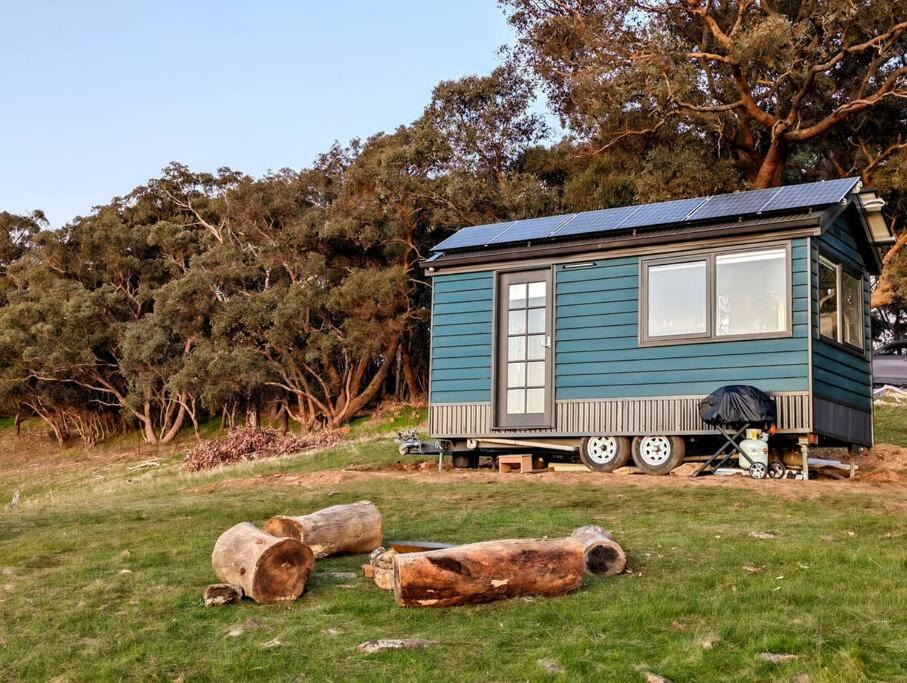 Photo of Others in Metcalfe