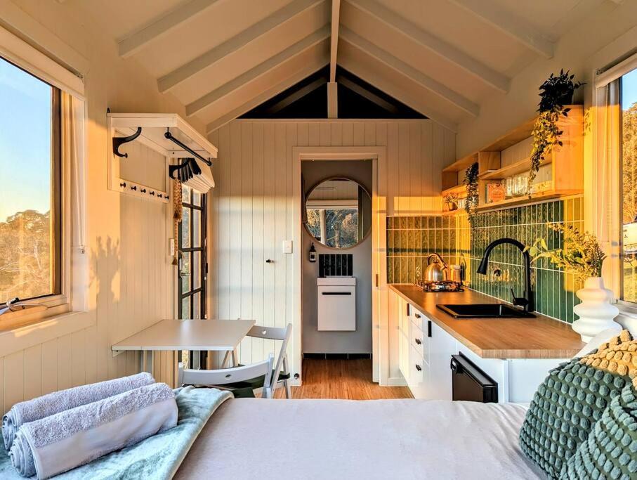 Photo of Others in Metcalfe