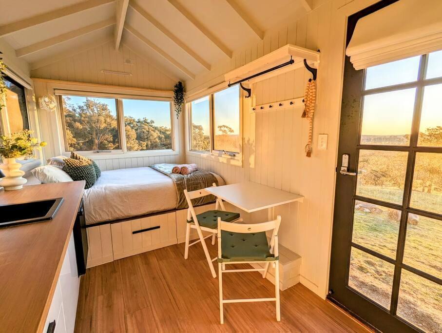 Photo of Others in Metcalfe