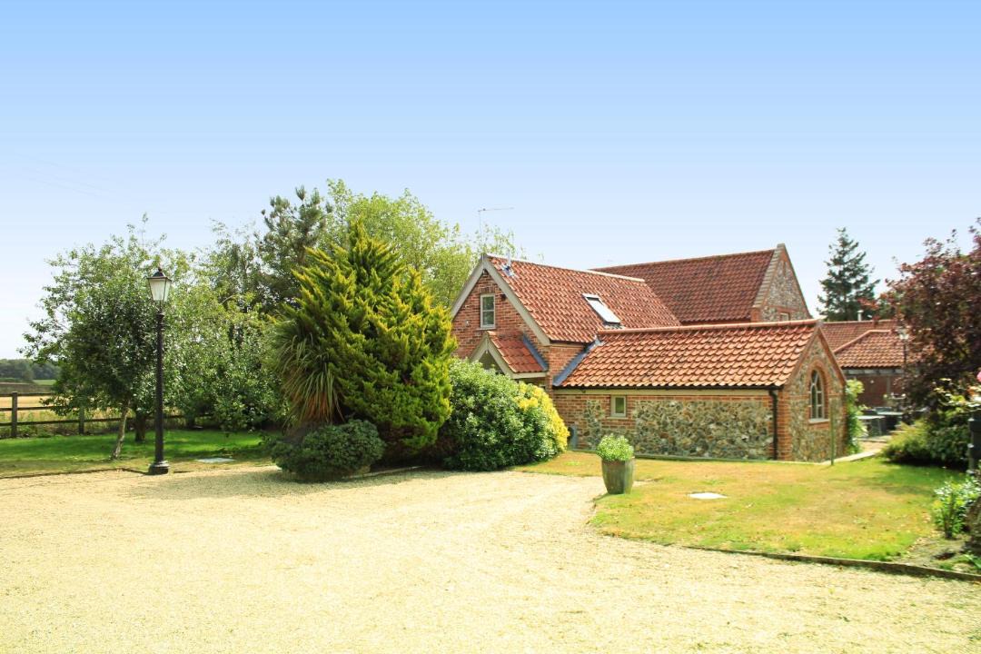 Photo of Others in Stratton Strawless