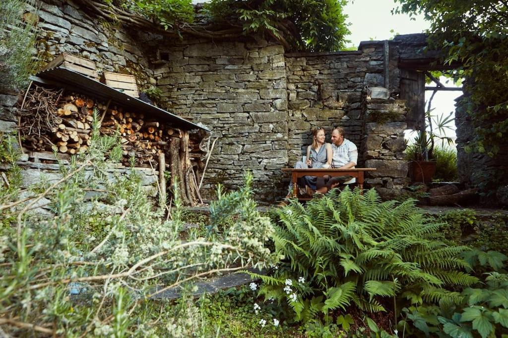 Photo of Others in Isorno