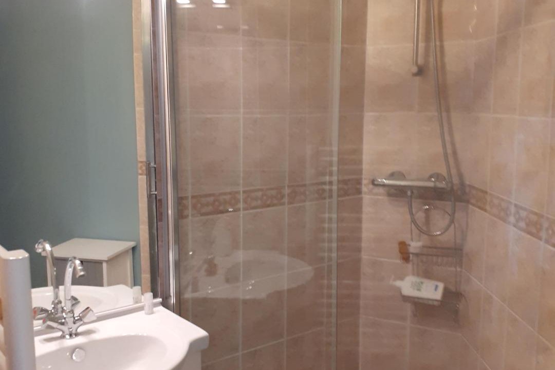 Photo of Bathroom in Dinan