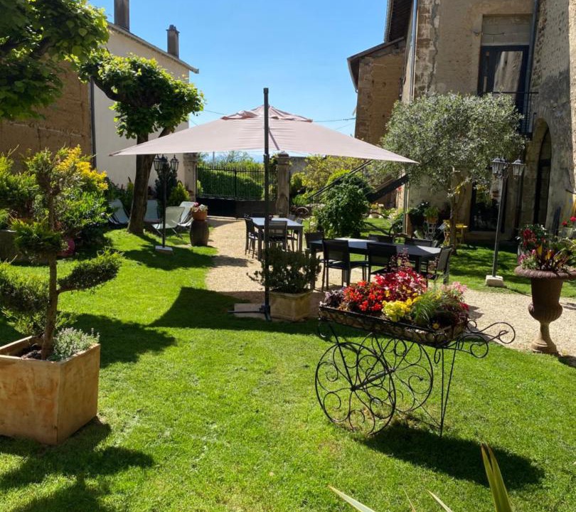 Photo of Others in Lens-Lestang