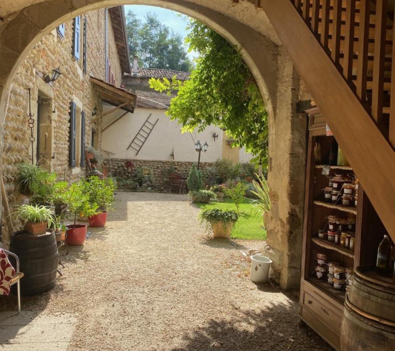 Photo of Others in Lens-Lestang