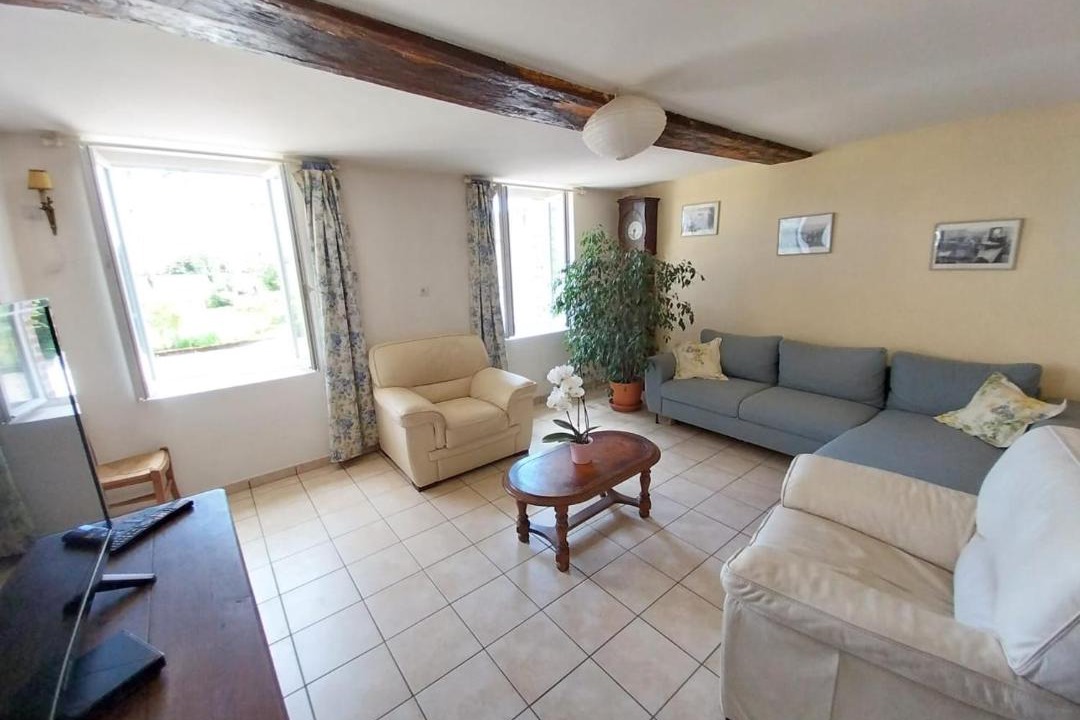 Photo of Others in Le Cercueil