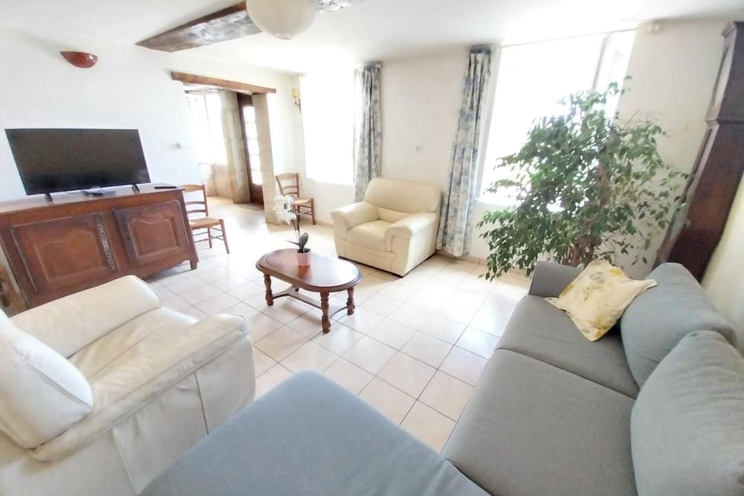 Photo of Others in Le Cercueil