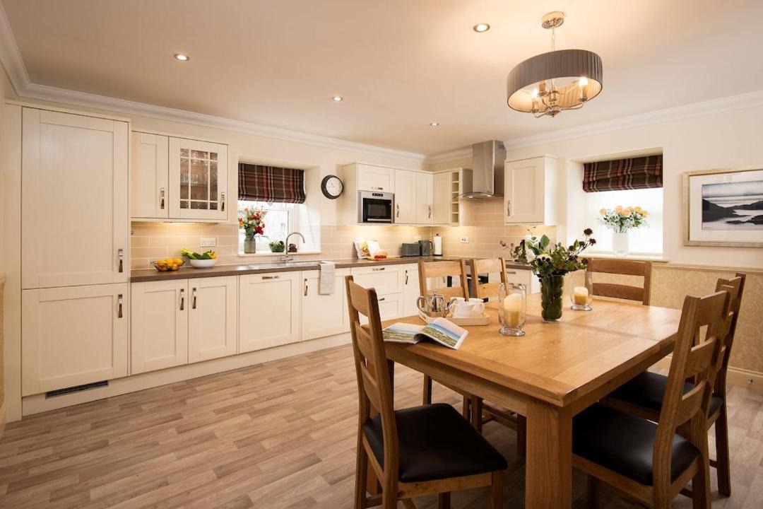 Photo of Others in Melrose