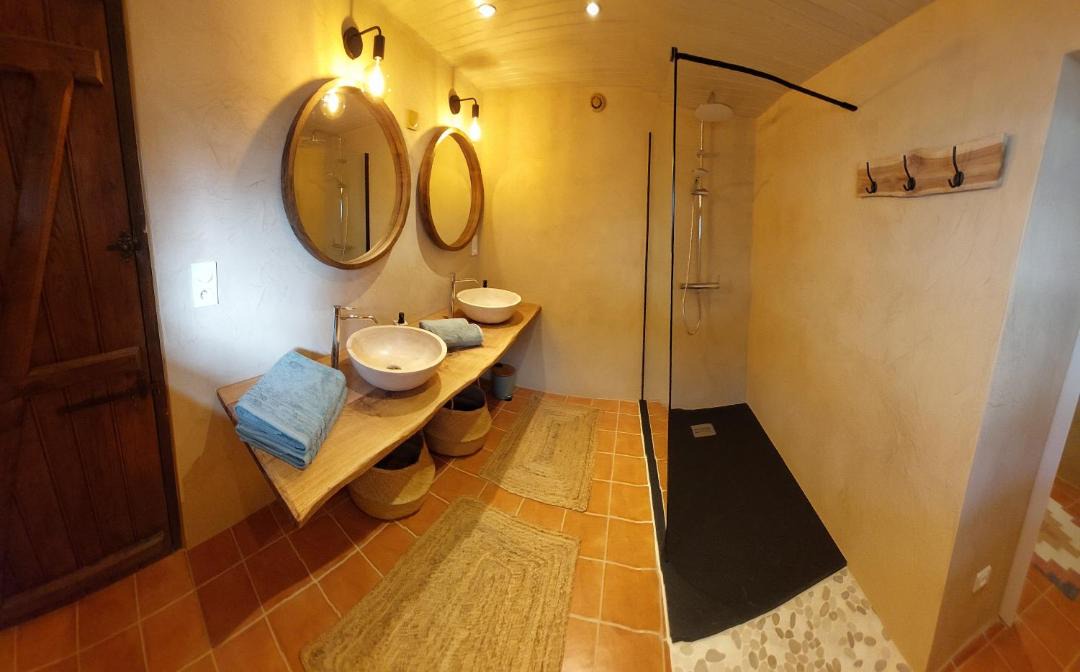 Photo of Bathroom in Payroux