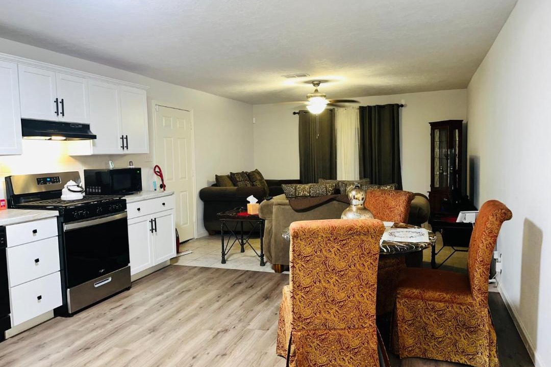 Photo of Livingroom in Port Arthur