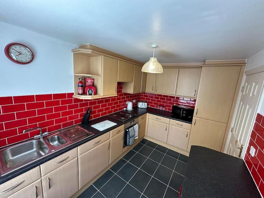 Photo of Others in Leigh