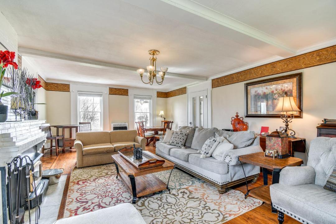 Photo of Others in Cayuga