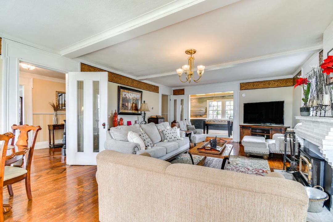 Photo of Others in Cayuga