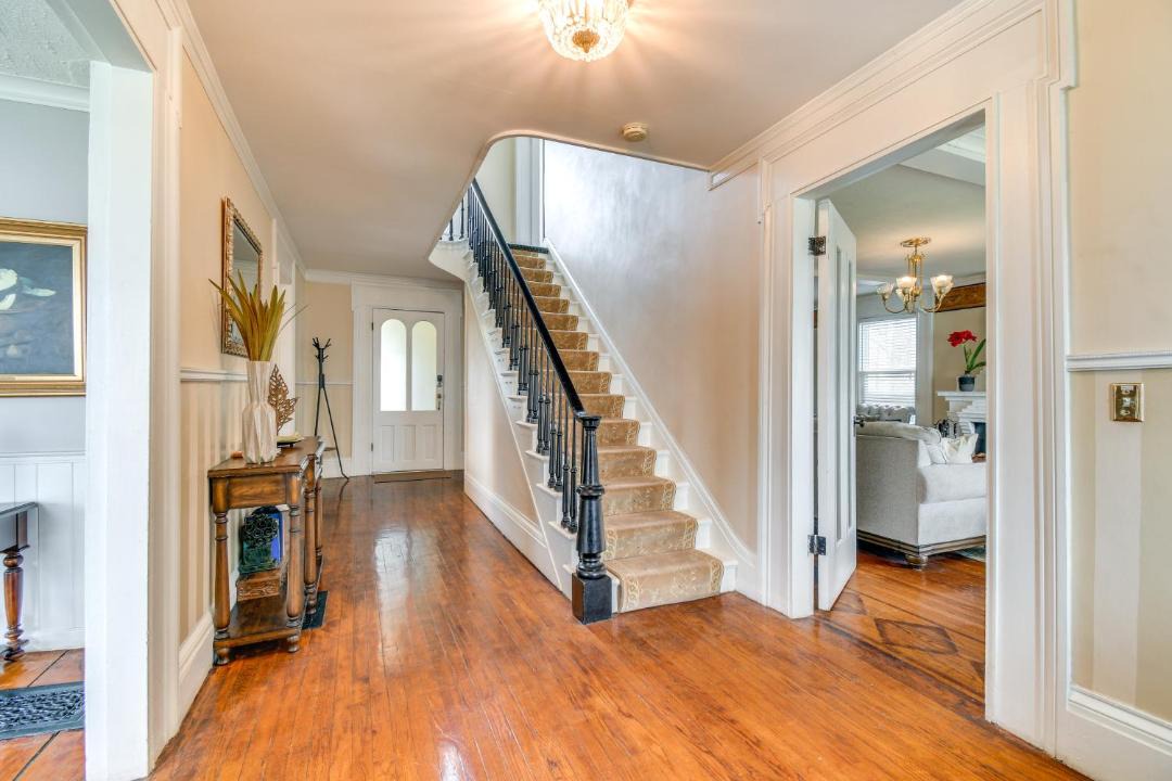 Photo of Others in Cayuga