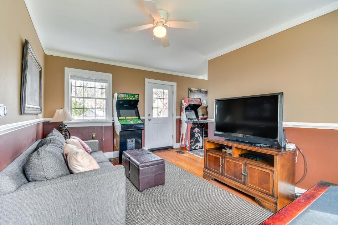 Photo of Others in Cayuga