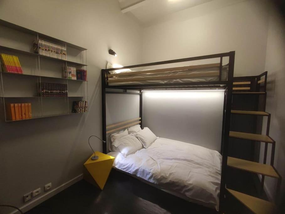 Photo of Others in Marat - Parmentier