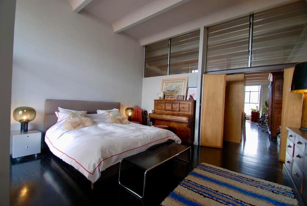 Photo of Others in Marat - Parmentier