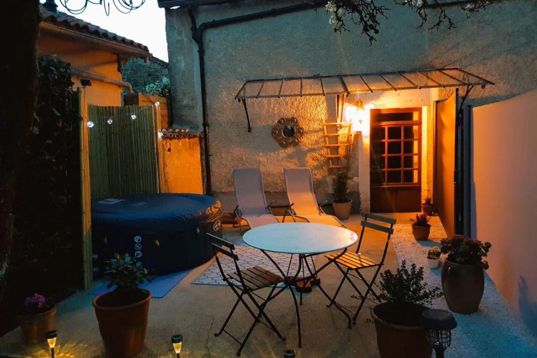 Photo of Patio Balcony in Val-de-Bonnieure