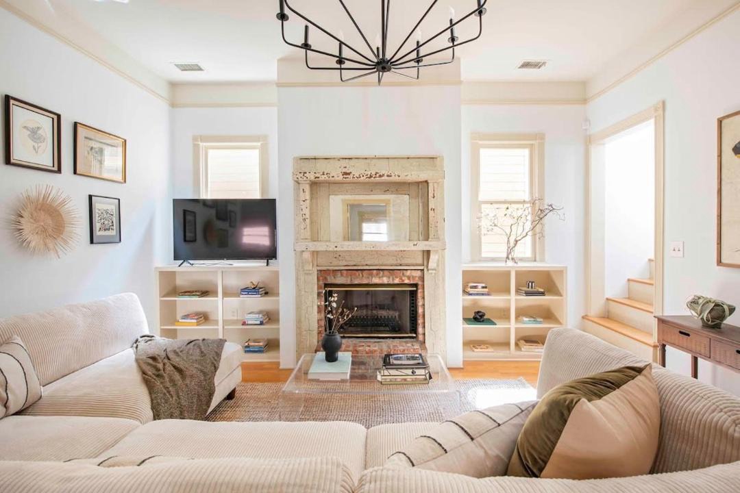 Photo of Livingroom in Cabbagetown