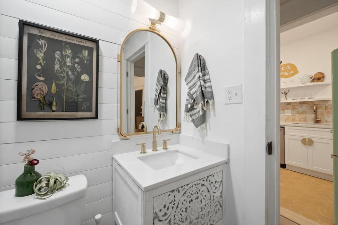 Photo of Bathroom in Candler Park