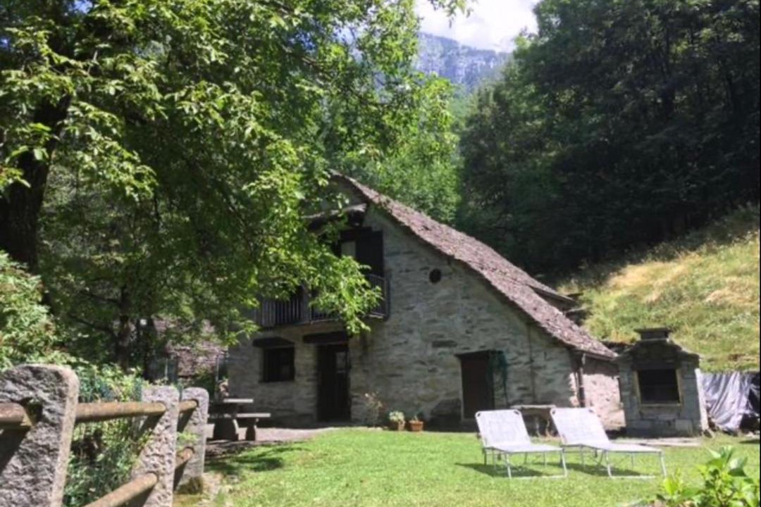 Photo of Others in Frasco