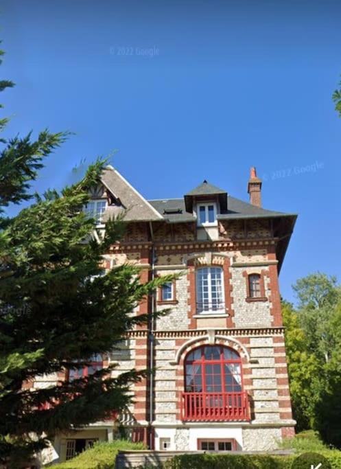 Photo of Others in Houlgate