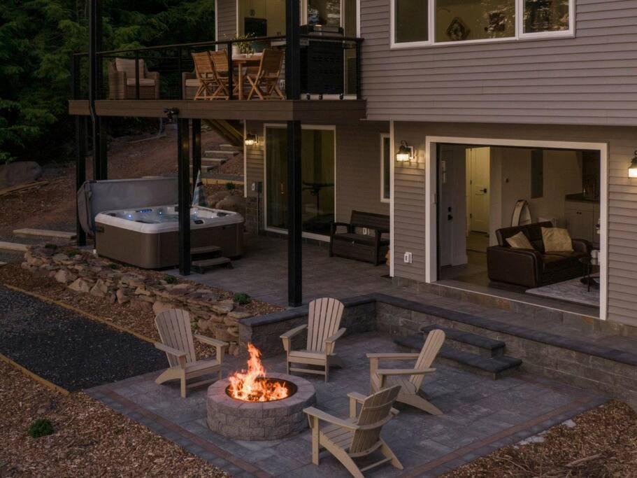 Photo of Others in Monticello