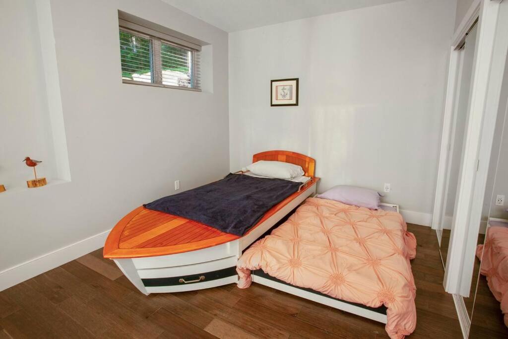 Photo of Others in Monticello