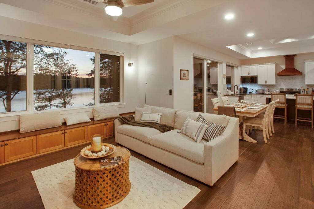 Photo of Others in Monticello