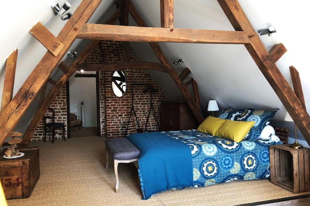 Photo of Others in Hecq