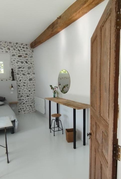 Photo of Others in Mont